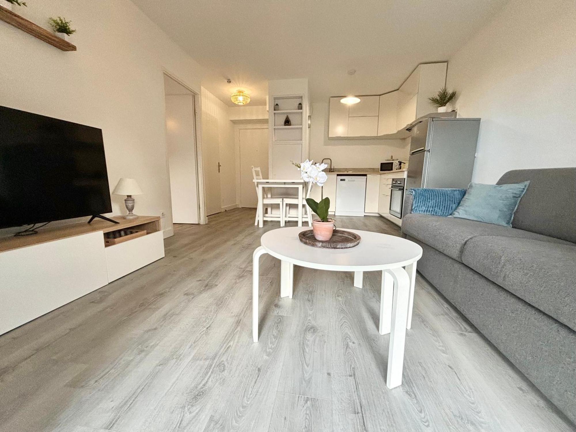 Sunny Suite Disneyland Paris - Rentaway Bnb Montevrain Bagian luar foto